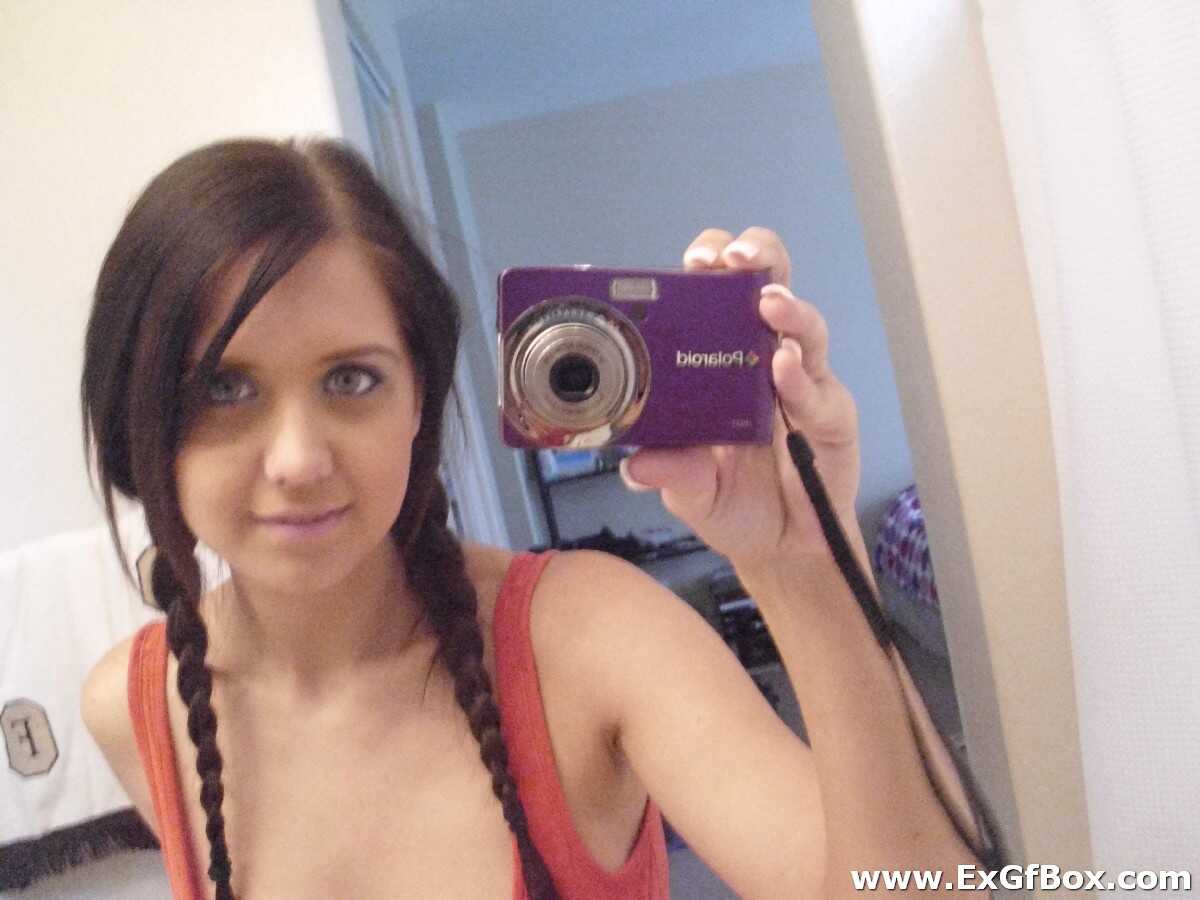 Chrissy Marie's Busty Selfie Game is On Point: She Loves to Take Pussy Shots While Posing in Front of the Mirror! 