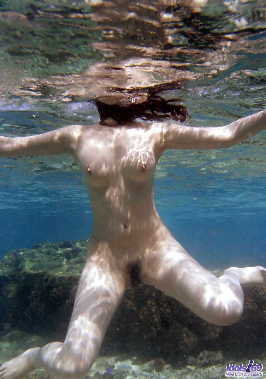 Nao Yoshizaki's Skinny Dipping Adventure: A Journey of Asian Beauty and Sensuality - Nao Yoshizaki