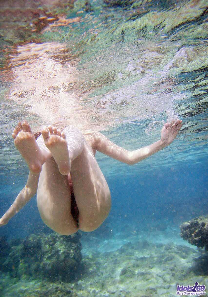 Nao Yoshizaki's Skinny Dipping Adventure: A Journey of Asian Beauty and Sensuality - Nao Yoshizaki
