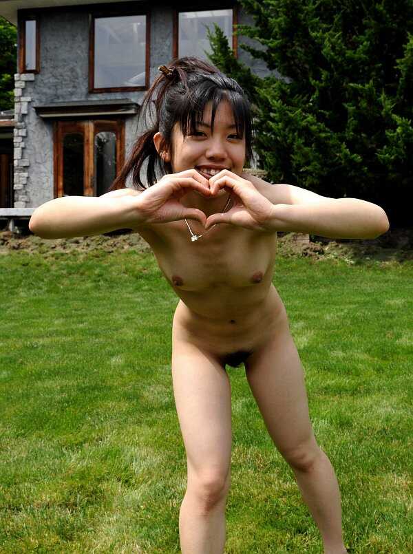 Cutie Youzn's J-Ass Adventure in the Backyard