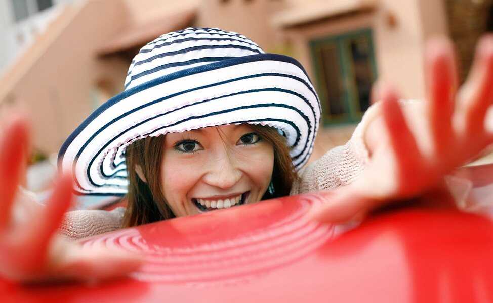 Wandering Yu: A Solo Japanese Girl with Red Hair in a Bikini and Hat Takes on Public Places - Yu Saotome