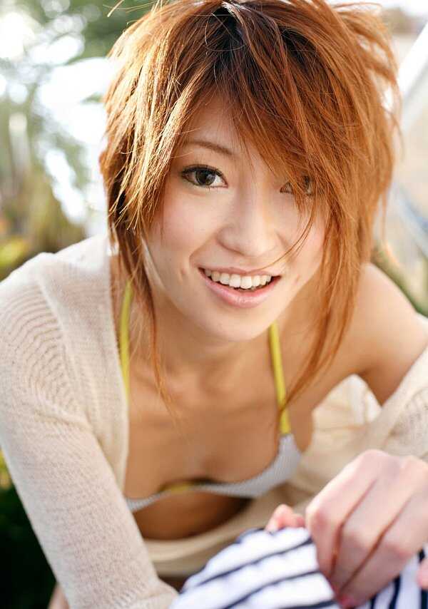 Wandering Yu: A Solo Japanese Girl with Red Hair in a Bikini and Hat Takes on Public Places - Yu Saotome