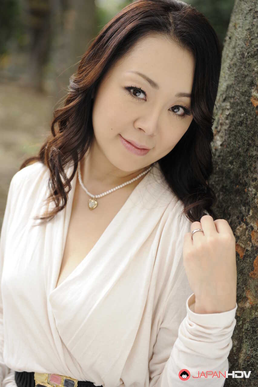 Yuna Yamami's Classy White Dress Adventure Exploring the Outdoors in Japan - Yuna Yamami