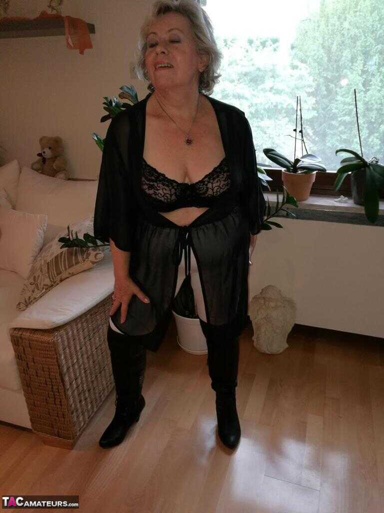 Amateur BBW Caro's Hose and Boots Showdown: A Creamy Climax Inside Her Fatty Snatch - Caro