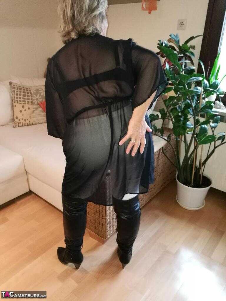 Amateur BBW Caro's Hose and Boots Showdown: A Creamy Climax Inside Her Fatty Snatch - Caro