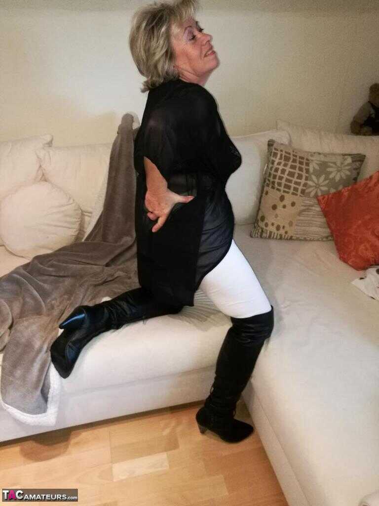Amateur BBW Caro's Hose and Boots Showdown: A Creamy Climax Inside Her Fatty Snatch - Caro