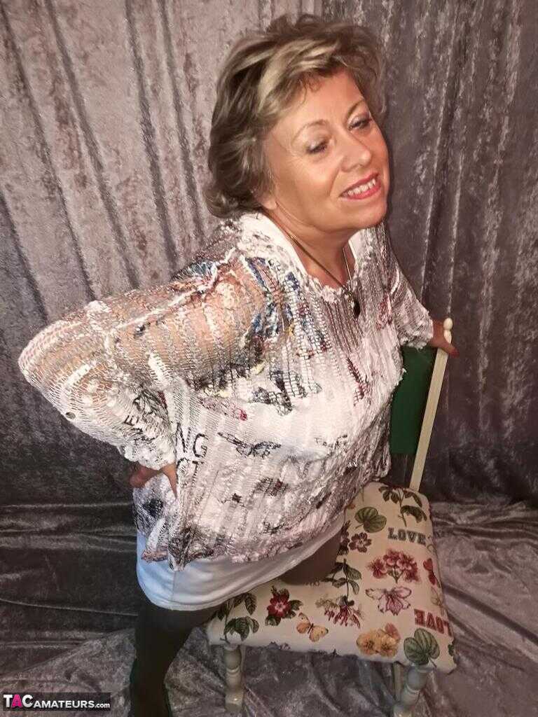 Caro's MILFy Nylon Ass A Taste of Granny Love - Caro