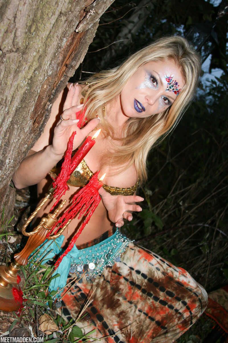 Forest Fuck Fest: Blonde Amateur Meet Madden Gets Assfucked in Bikini and OTK Boots! - Meet Madden