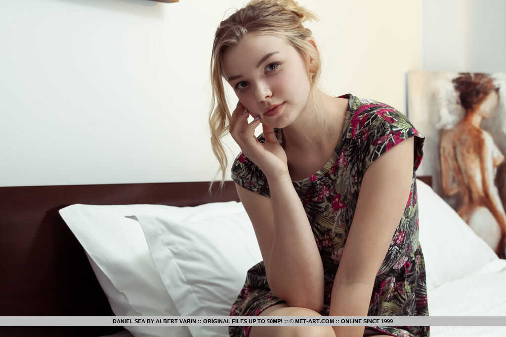 Gorgeous blonde teen Daniel Sea's big boob bounce and ass grab a wet dream come true! - Daniel Sea