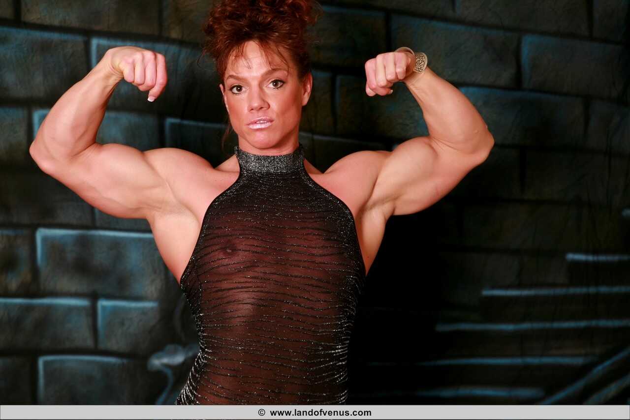 Sheila Bleck's Muscle MILF Workout Flexing Her Muscles in the Nude