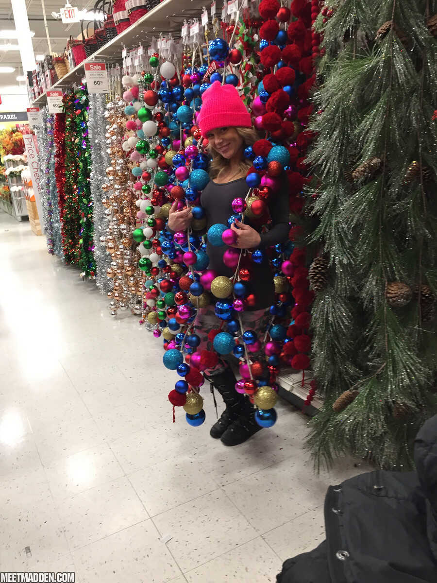 Mommy Meets Santa Claus Naughty Christmas Shopping Adventure with Amateur MILF and Yoga Pants! - Meet Madden
