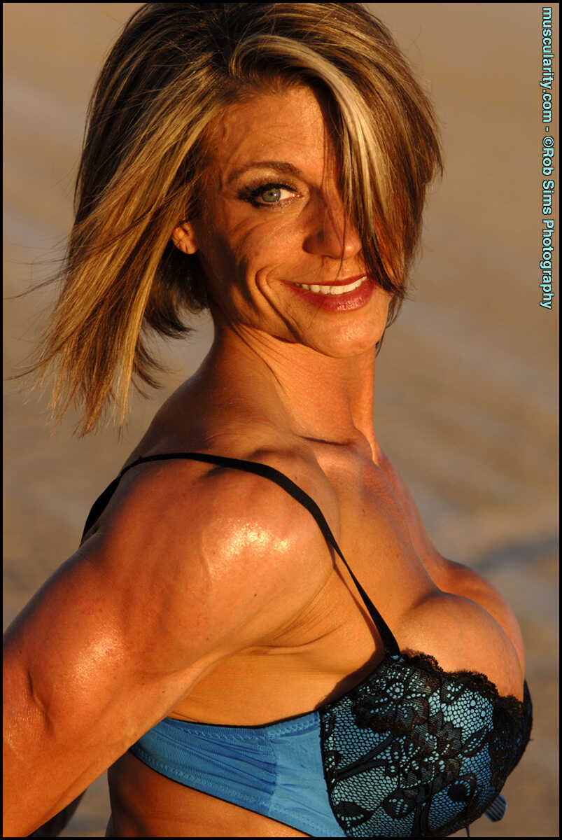 Tracy Weller's Muscle Milf Adventure on the Dry Lake Bed Lingerie and Heels Fetish