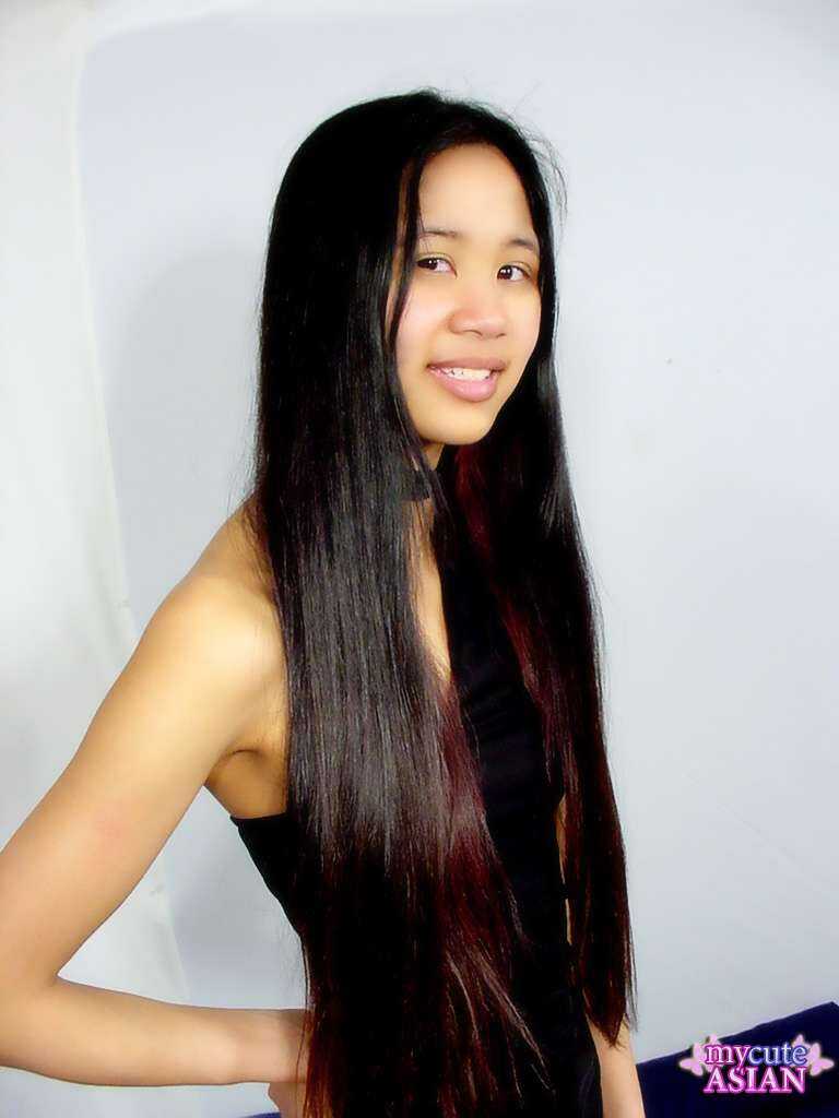 Asian Goddess Unveils Her Juicy Behind and Honey Pot After Stripping Down in Shimmering Oil - 