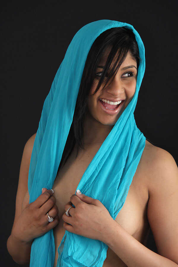 Naked Desi Goddess: Nager Mirza's Natural Boobs Bared! 