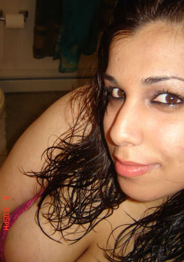 Curvy Indian babe shows off her big boob selfies on webcam 