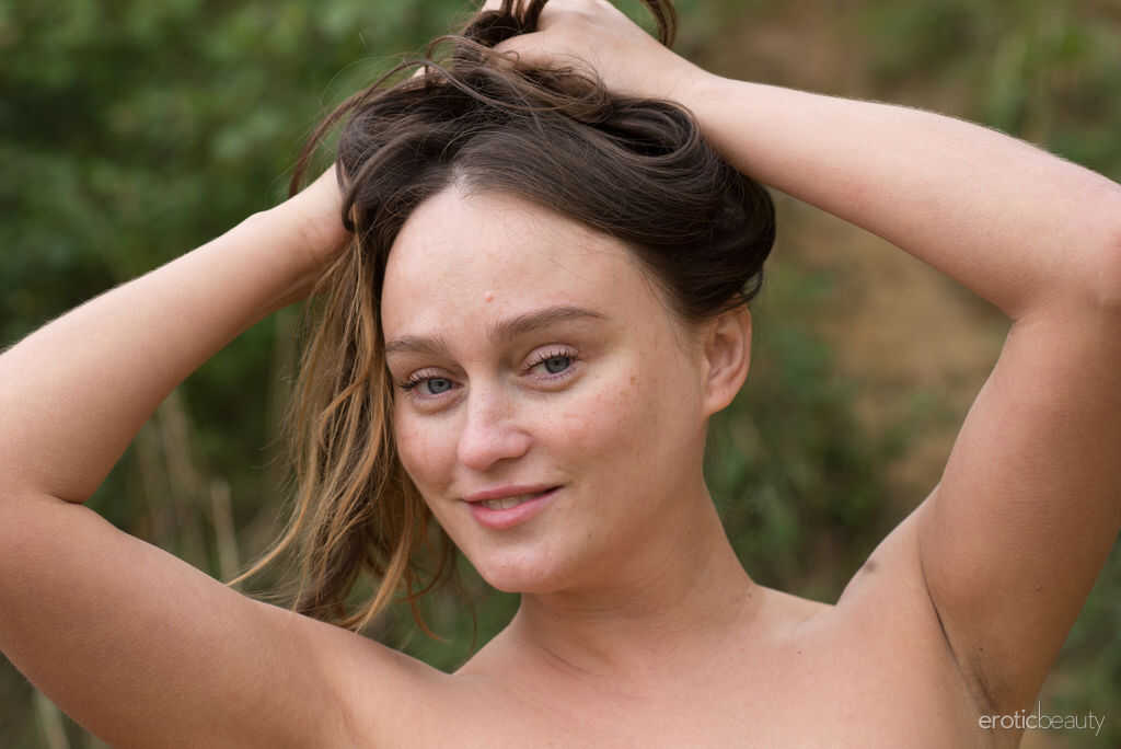 Young and Bare: Alice Koks Gets Naked on the Trail