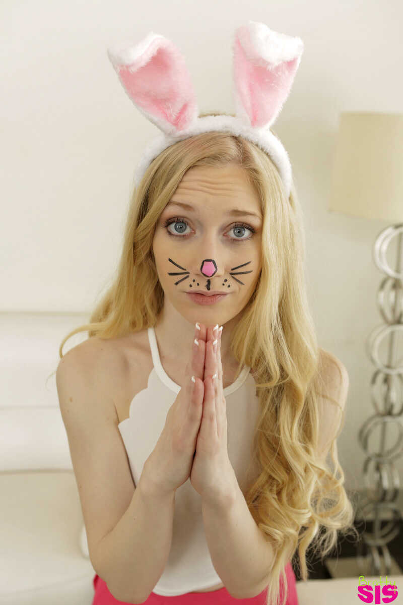 Cosplay Lust: Emma Starletto's Seductive Bunny Outfit Seduction of Her Stepbrother - Emma Starletto