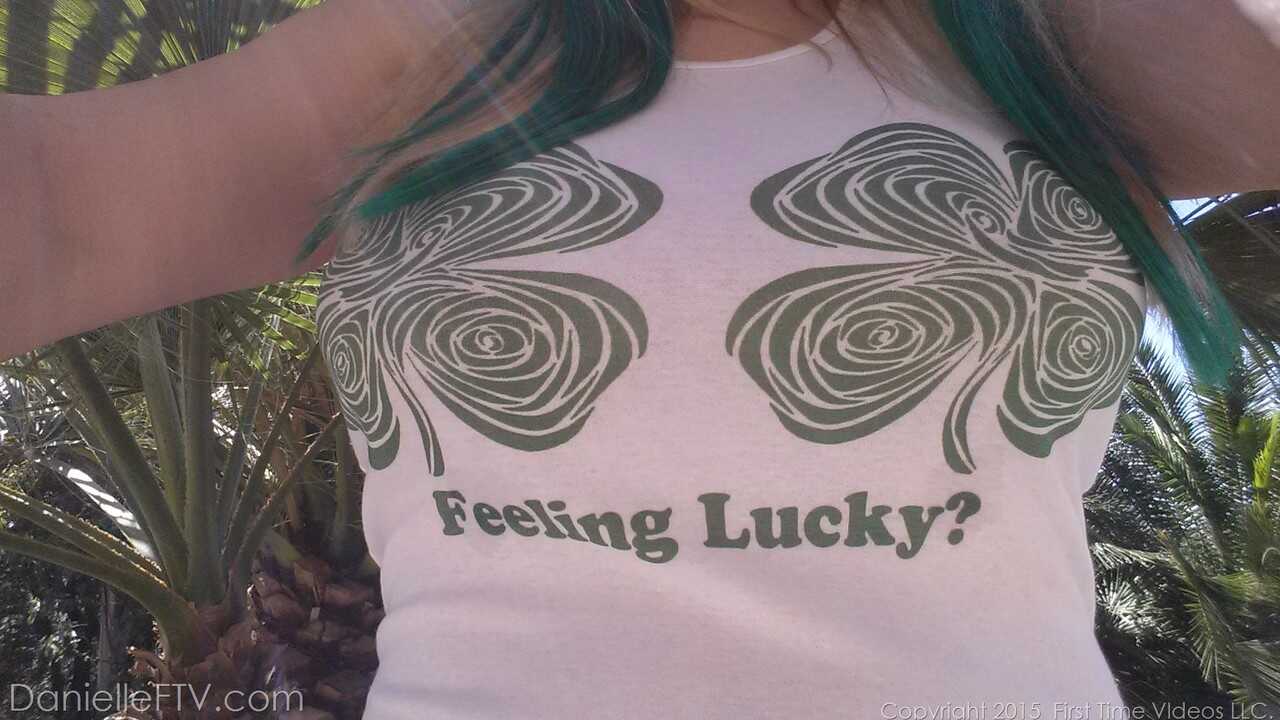 Danielle's House of Selfies Plump Amateur with Huge Boobs Shows off Her Curvy Body - Danielle