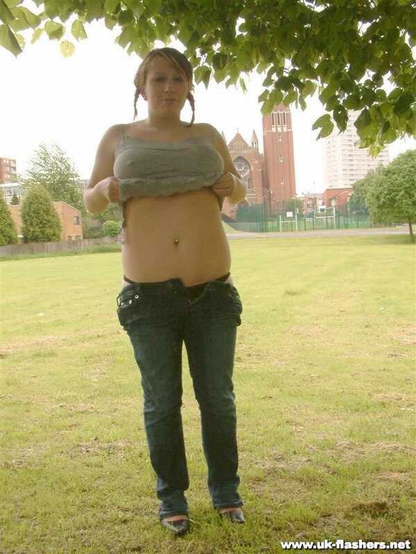 Gemma Parker, The British Thick Beauty Strips Naked in the Park