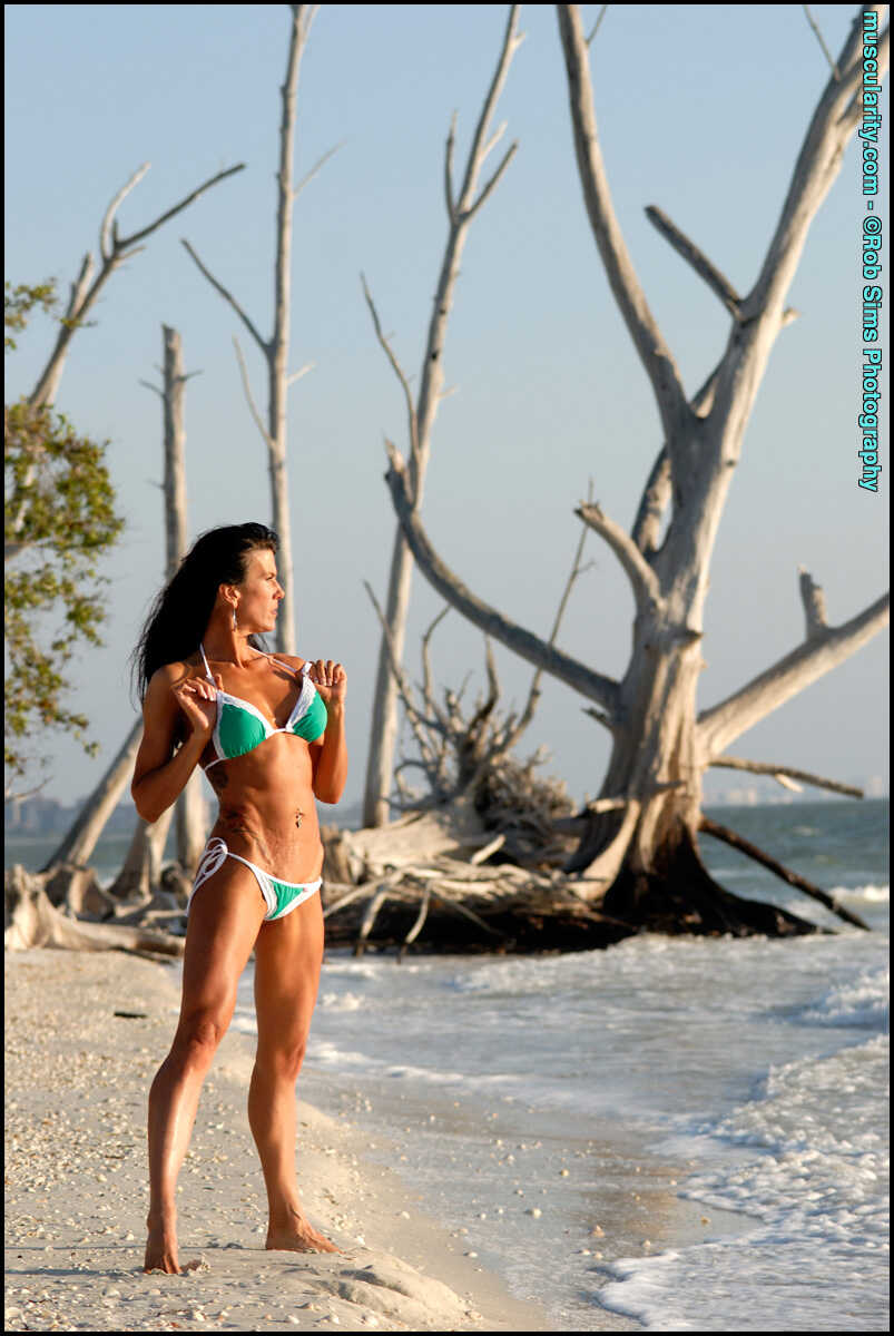 Katie's Hot Bod: The Muscle MILF Strips Down on the Beach - Katie Carter