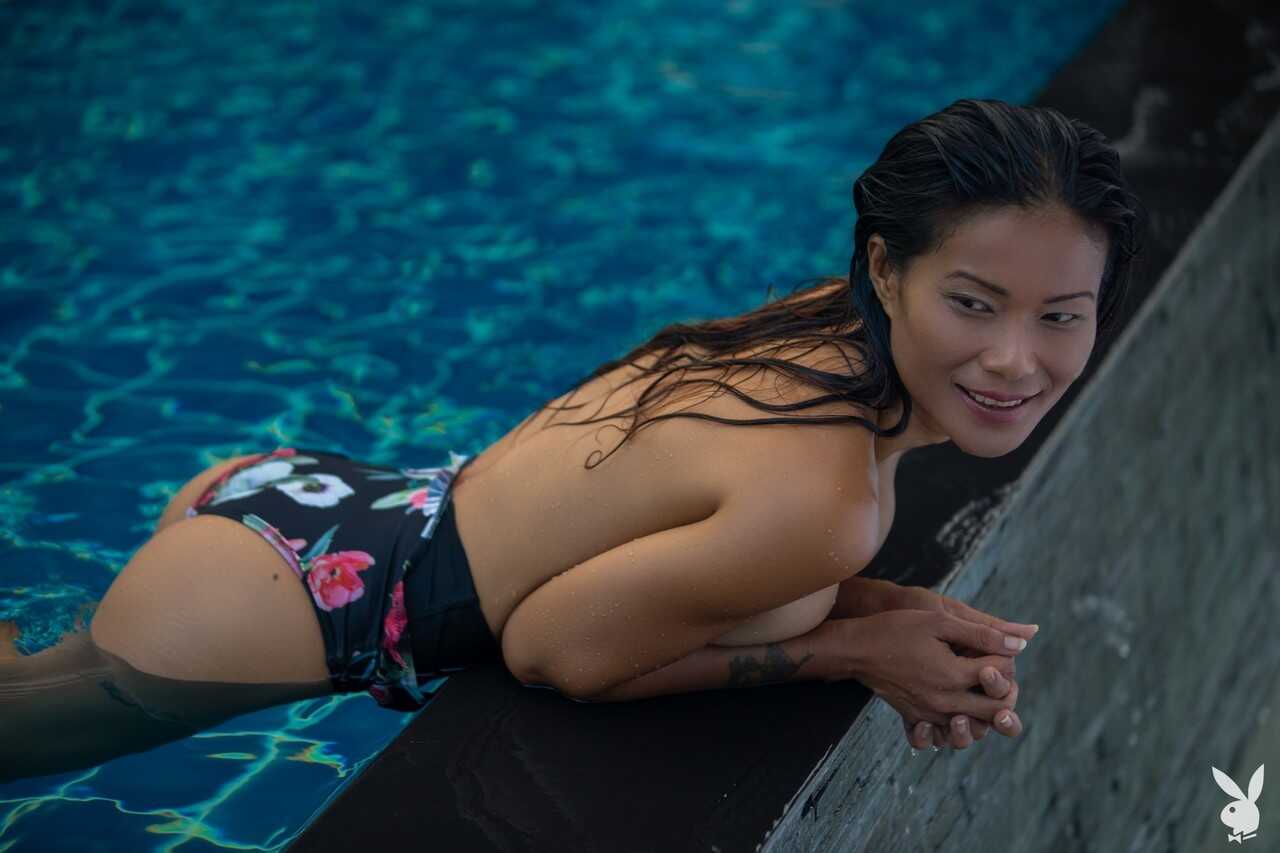 Wet Maki Katana: Soaking Up the Sun in Her Bikini While Showing Off Her Asian Ass by the Pool! - Maki Katana