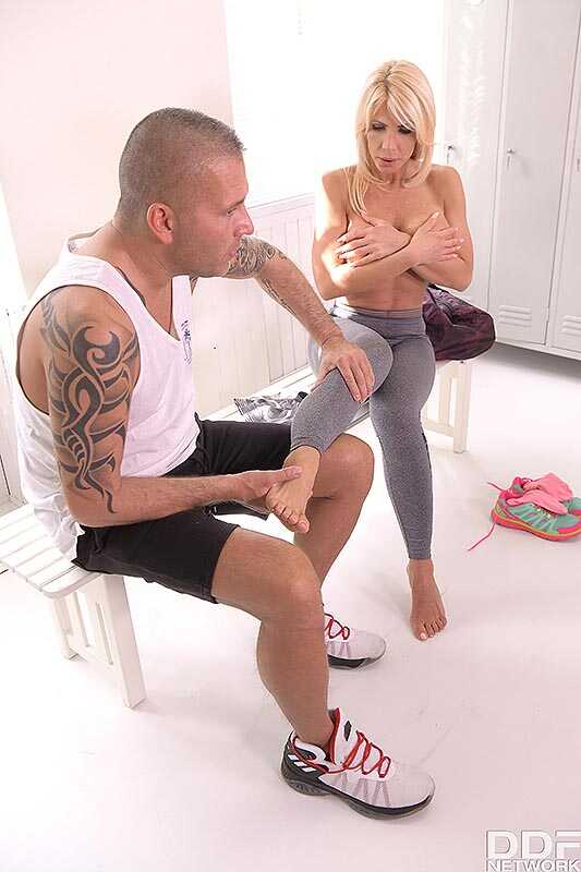 Athletic blonde Tiffany Rousso gets a footjob after an intense workout with her hot coach - Tiffany Rousso