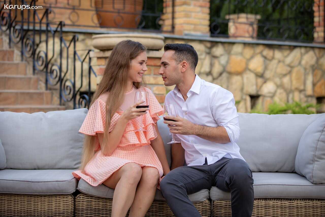 Outdoor Amateur Mary Rock Gets Deepthroated by Her Lover after Wine and Foreplay - Mary Rock