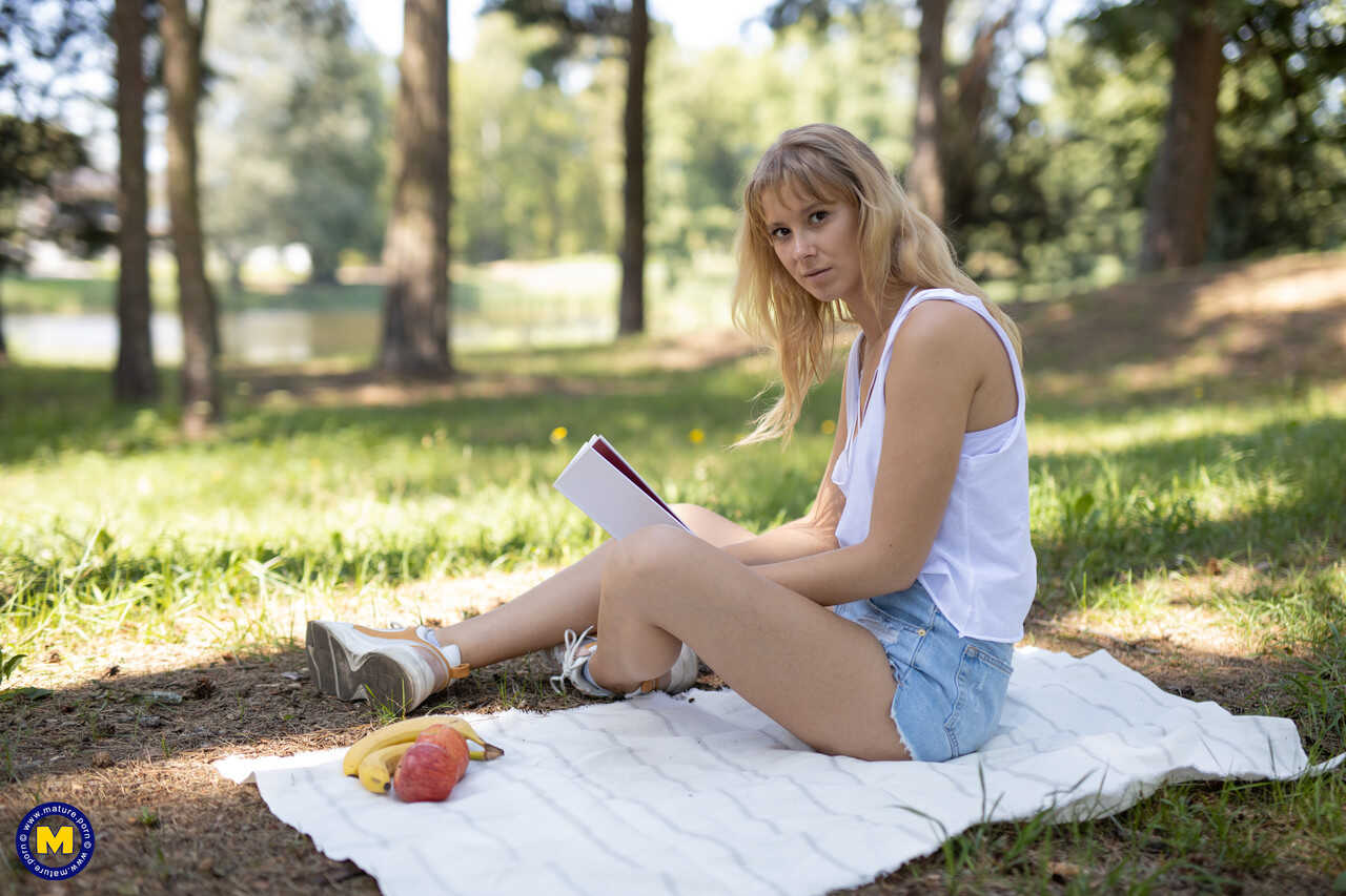Casey Nohrman's First Time Lesbian Encounter with a Teen Girl in the Park Leads to Hot Amateur Lesbian Sex - Casey No...