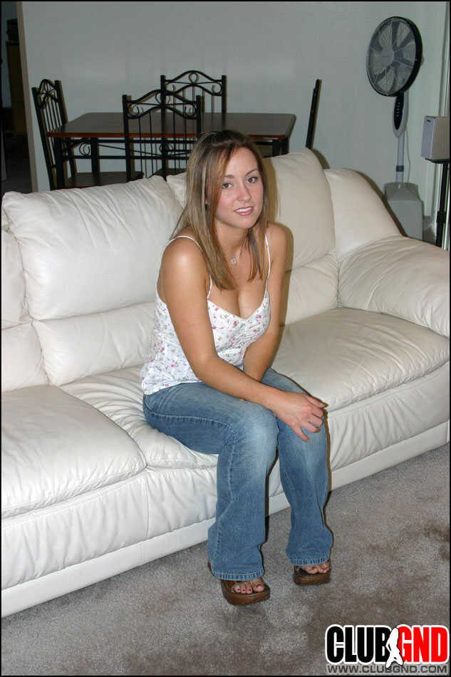 Teen amateur Mandy strips out of her jeans in the studio, revealing her sexy curves and big tits! - Mandy