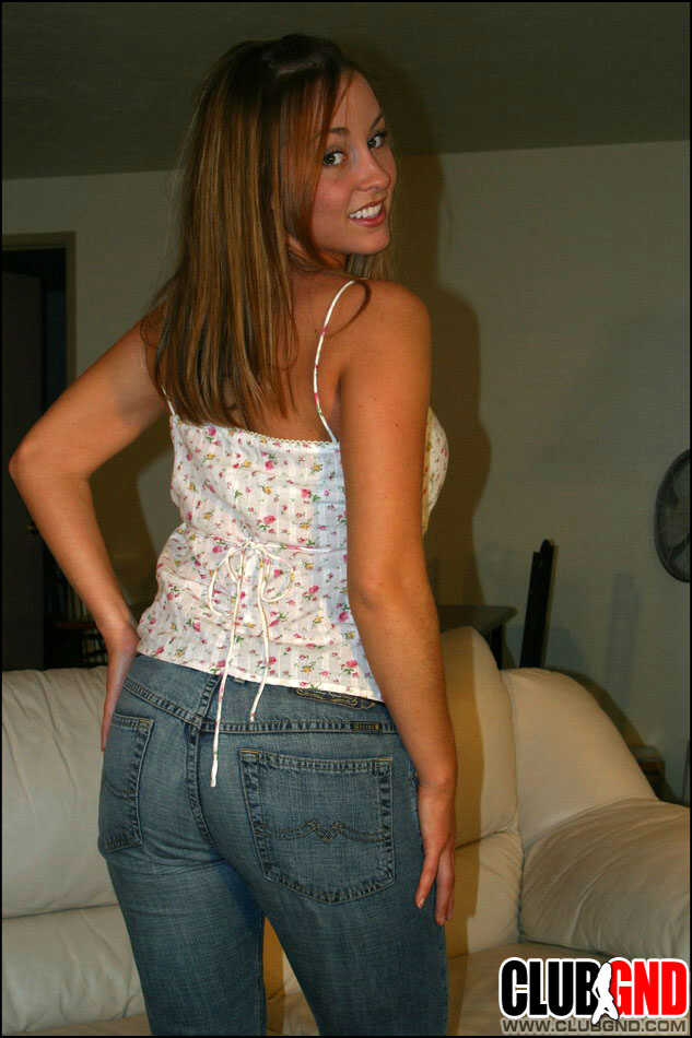 Teen amateur Mandy strips out of her jeans in the studio, revealing her sexy curves and big tits! - Mandy