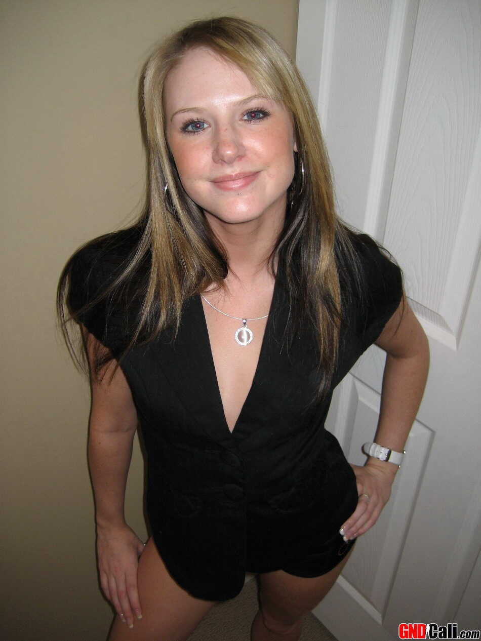 Watch the Girl Next Door Go Wild: Amateur Undressing in Front of the Bedroom Door - 