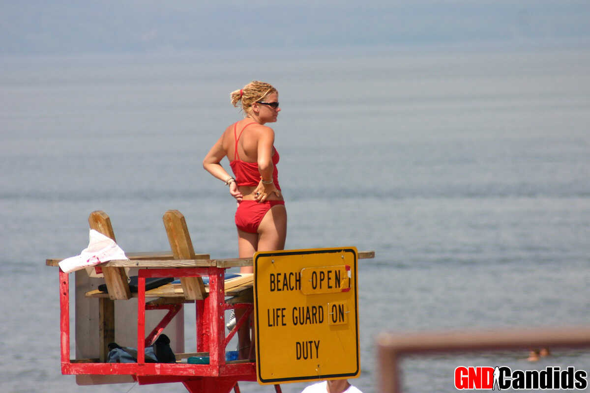 Sneaky Sunbathing: Naughty Amateurs Expose Their Private Parts on the Beach! - 