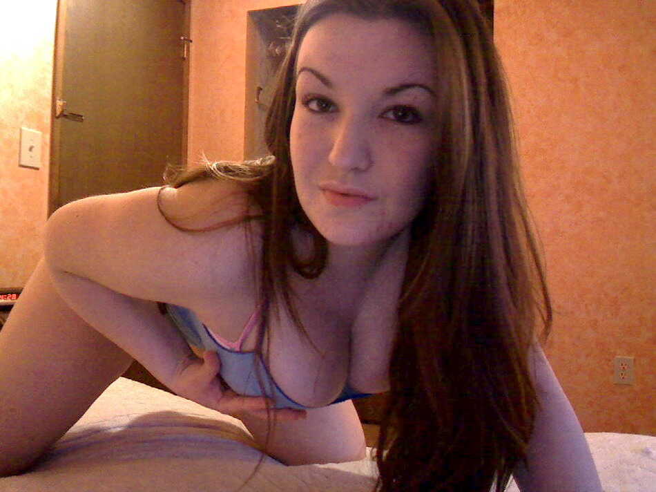 Red-Hot Amateur Gets Herself Off With Her Big Boobies And Sexy Underboobs - 