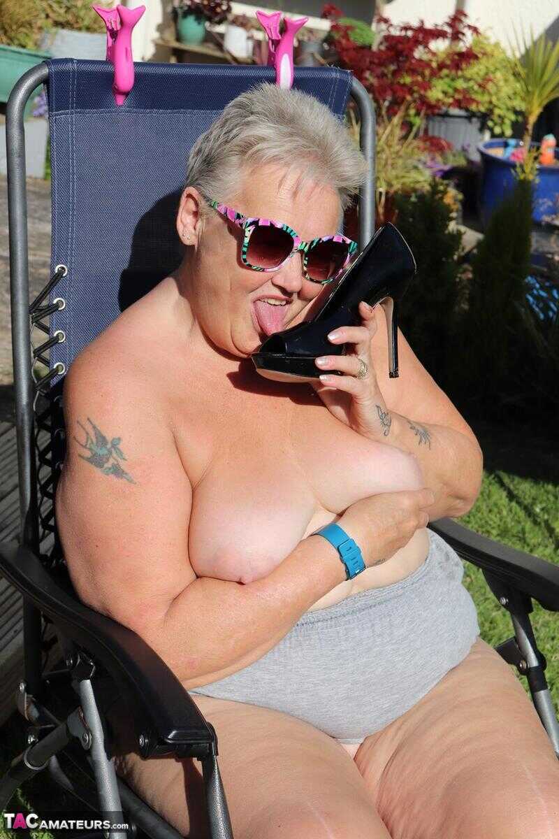 Mature Mommy Gets Wet and Wild in the Backyard with Shoe Licking Antics - Valgasmic Exposed