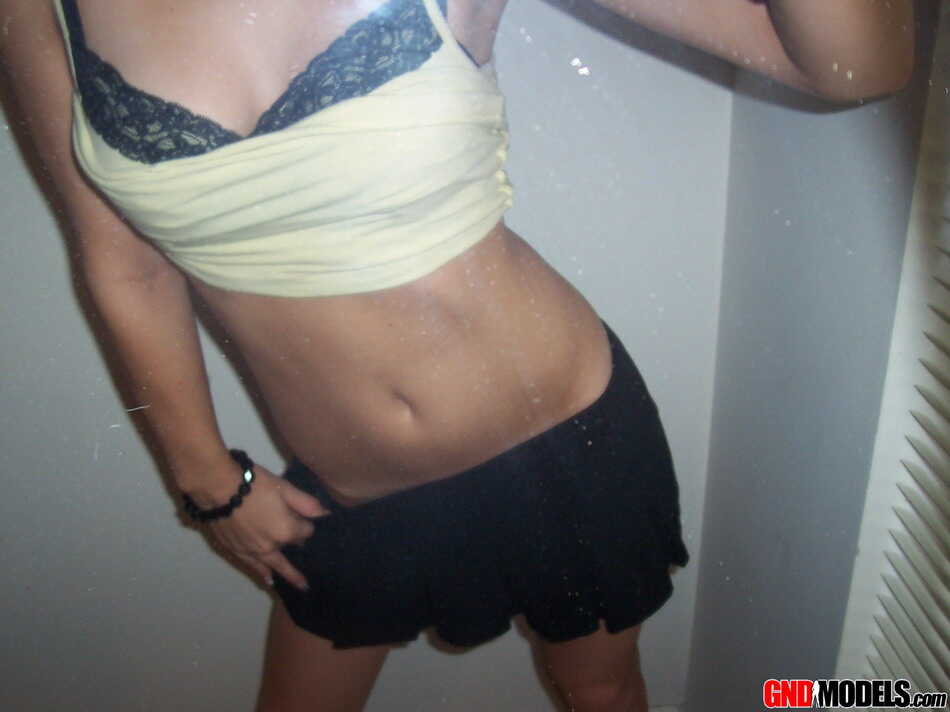 Blonde Kylie Takes Off Her Brassiere in a Tempting Fashion Amateur Teen Mirror Selfie