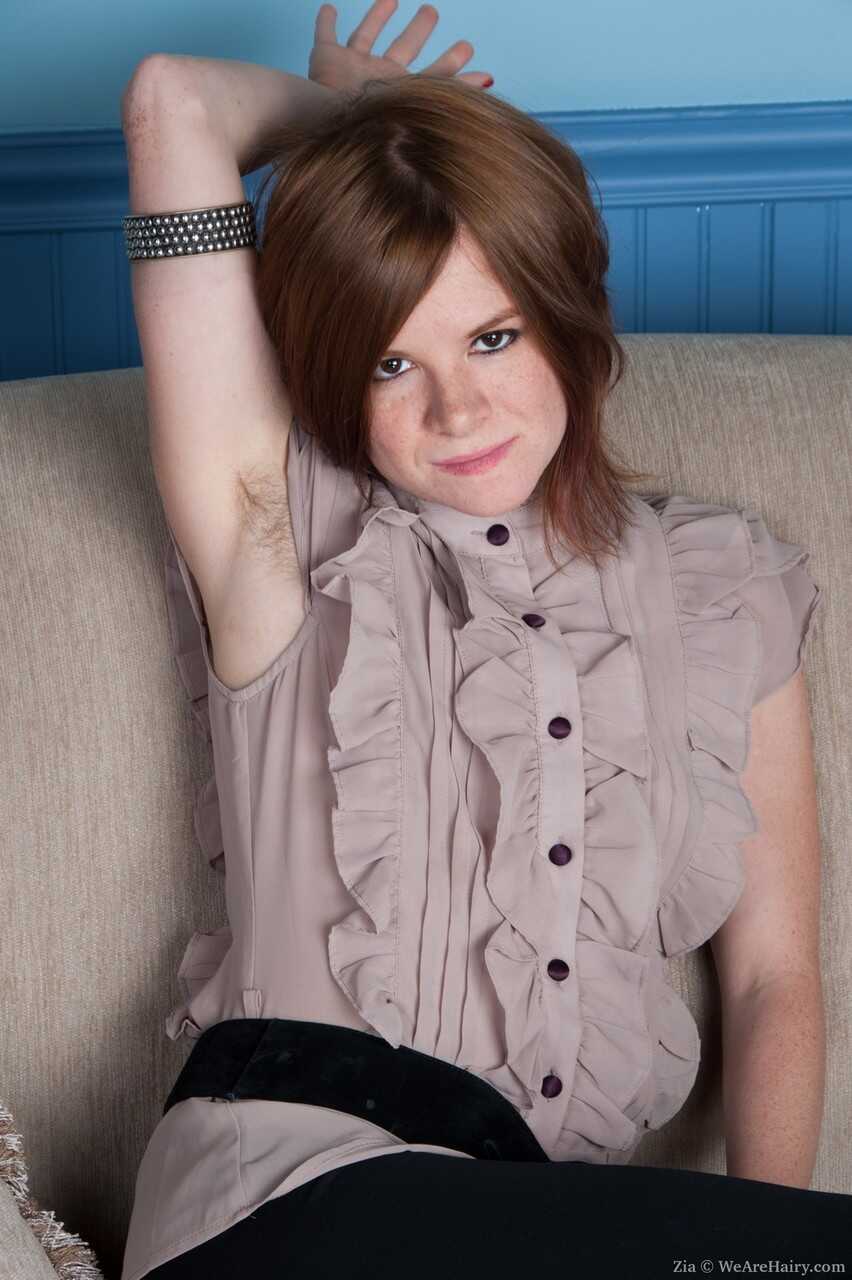 Zia's Naughty Temptations: The Natural Redhead with Tiny Tits Opens her Ginger Beaver for You! - Zia
