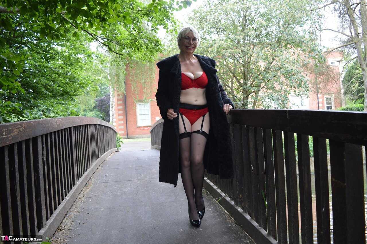 Public Flashing Barby Slut: Brit Babe's Mature Amateur Adventure - Barby Slut