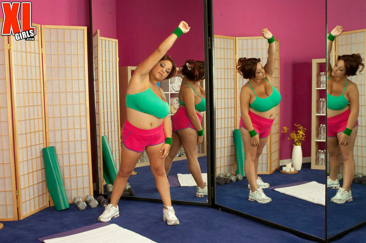 Curvy Latina's Sweaty Gym Workout Leads to a Huge Boob Play Session with Her Trainer - Tatiana Blair