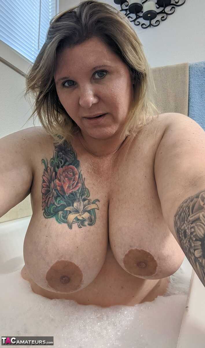 Sensual Soak with Kris Ann: The Overweight Mature Busty Beauty's Nude Engagement in the Tub - Busty Kris Ann