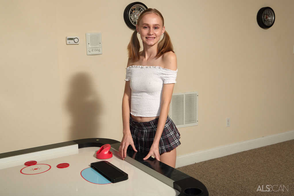 Cute teen Alicia Williams spreads her legs wide for a pink pussy surprise! - Alicia Williams