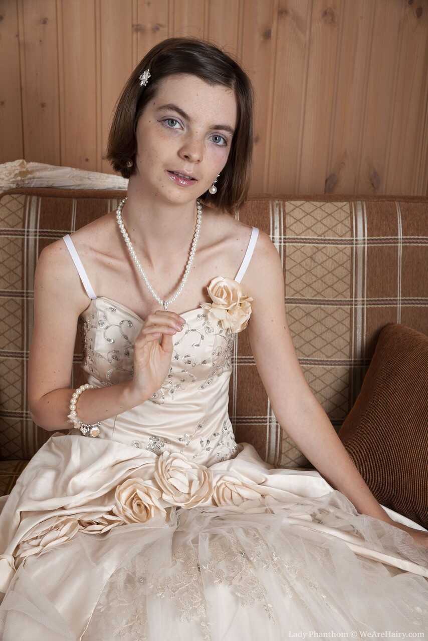 Short haired Lady Phanthom spreads her vintage pussy after getting naked - Lady Phanthom