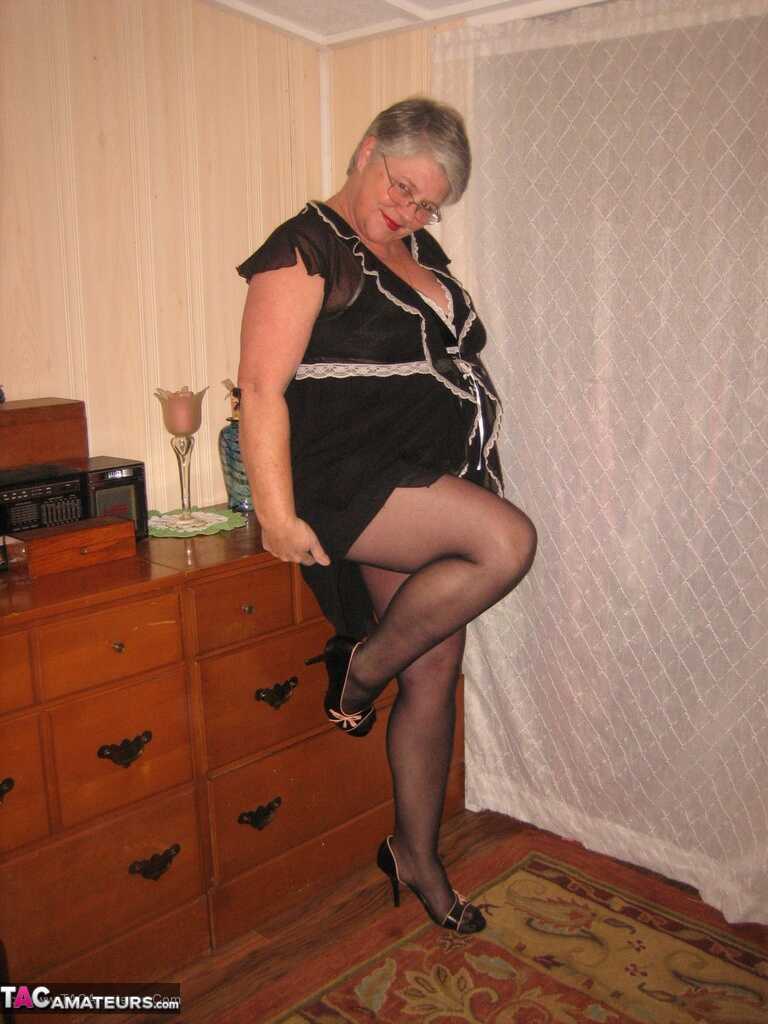 Stripping Foot Fetish Granny: Girdle Goddess Gets Naughty in Her Lingerie