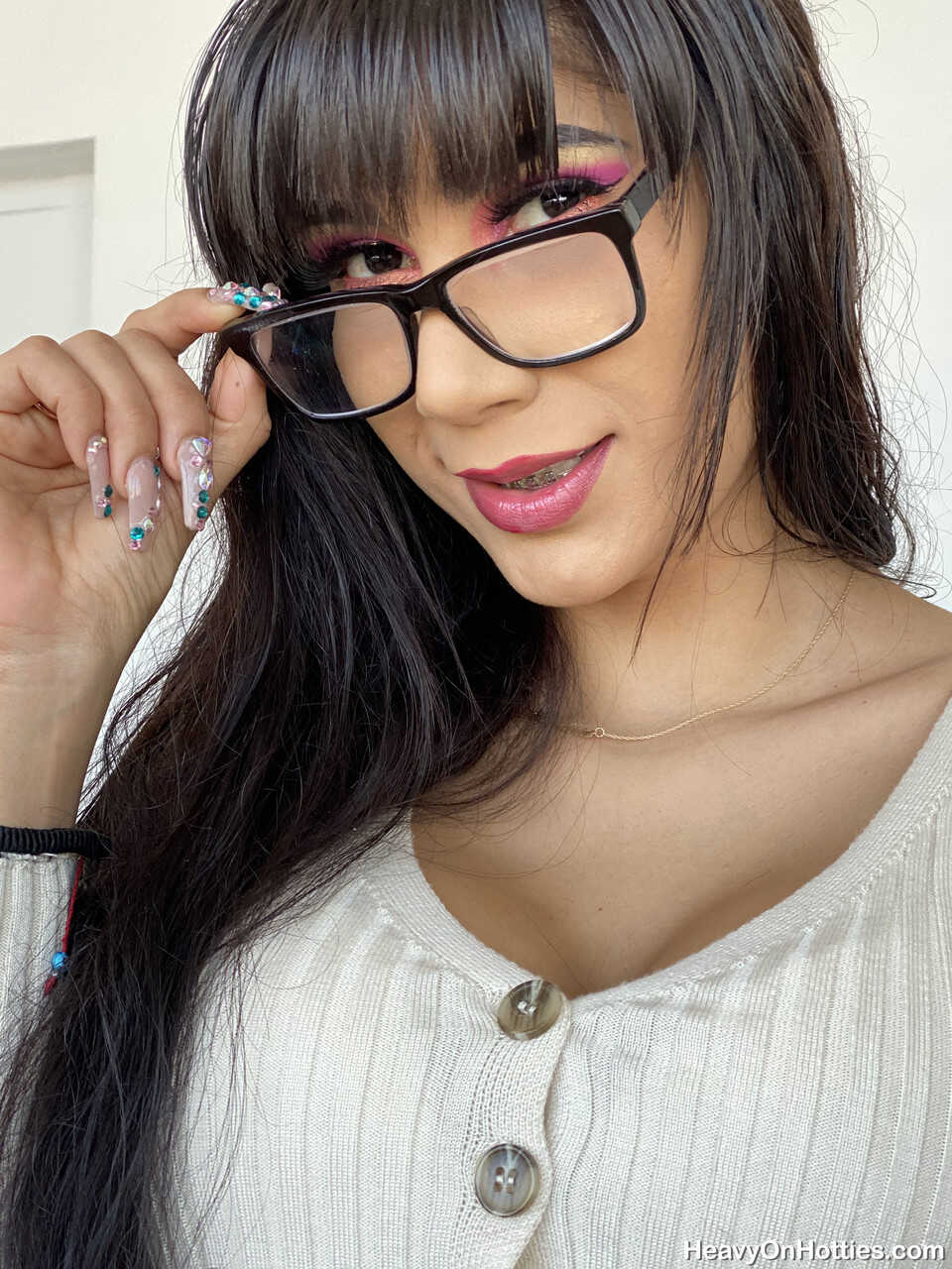 Brunette Beauty Takes Off Her Shoes And Glasses Before Rough Sex- Latin Lover's Latina Lovely Lustful Lips Lead To Lu...