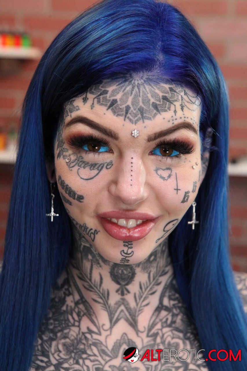 Tatted Up and Ready to Fuck: Amber Luke's Nude Posing Session in the Tattoo Shop Will Leave You Breathless - Amber Luke