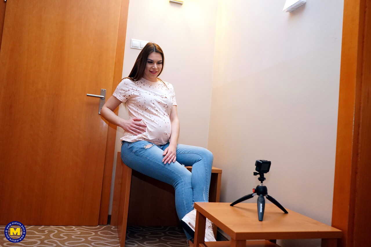 Sperm-Dripping Pregnant Amateur Jessica Bell's Mouthful of Cum After Sex with a Hooded Man - Jessica Bell