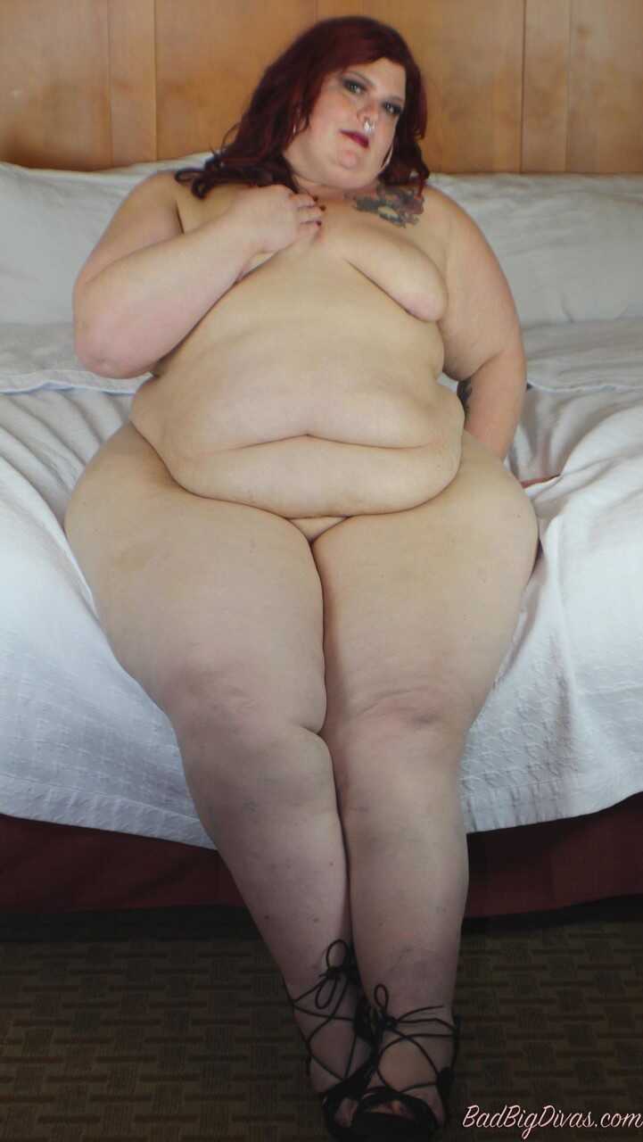 Nikki Cakes' Redheaded Thunder Thighs Revealed: A SSBBW Ass-Centric Love Story - Nikki Cakes