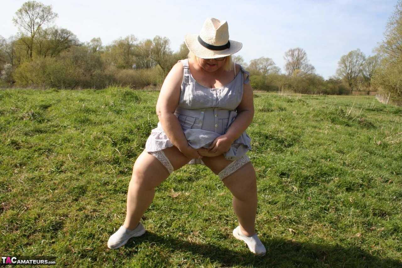 Blonde Lexie Cummings, the Obese UK Mistress in Hosiery, Takes Control of her Mature Fat Ass on a Field! - Lexie Cummings