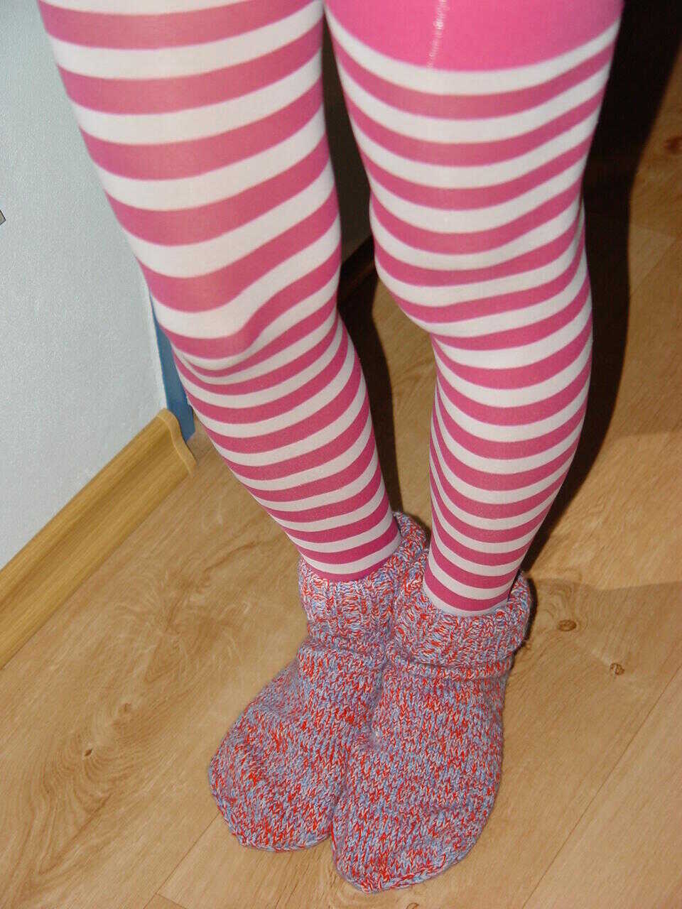 Lickable Lips Bald Pussy Charming Teen's Thigh High Socks Expose her Nice Tits and Big Pussy - Vivian