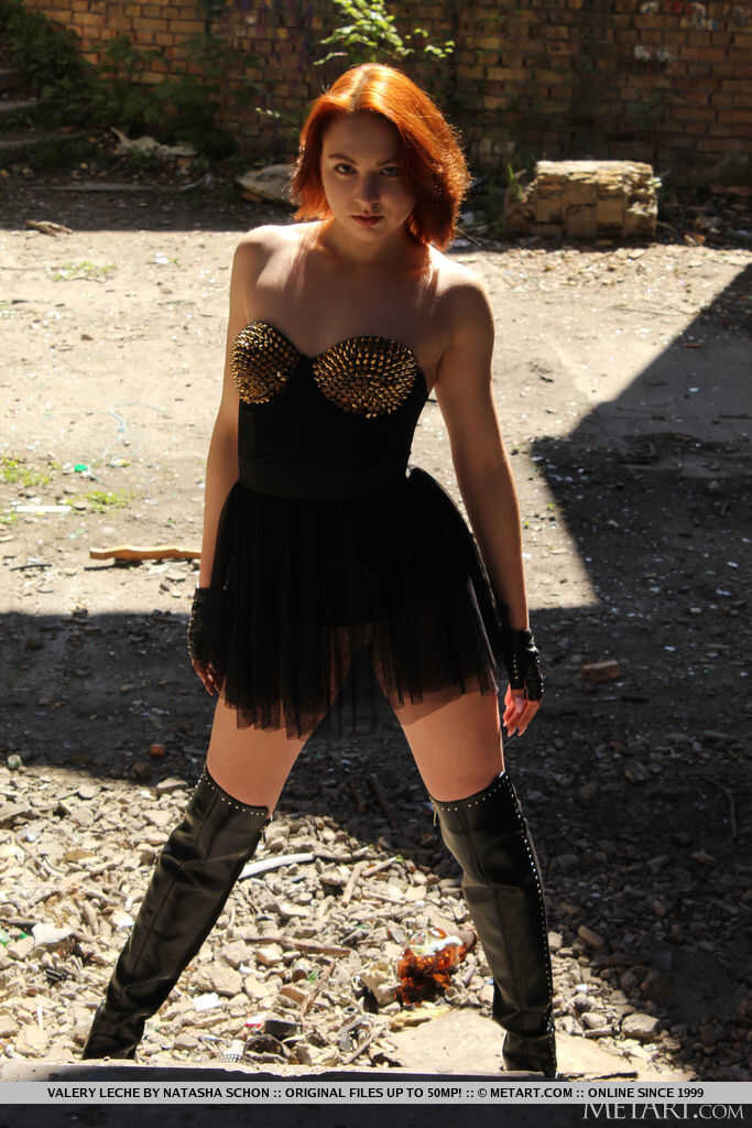 Gaping Meaty Lips of Natural Redhead Valery Leche Exposed in a Concrete Pipe - Valery Leche