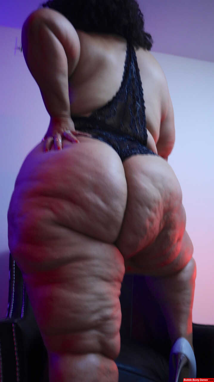 Morbidly Obese Redhead Tempts You with Her Cellulite Ridden Butt in a Skimpy Bikini Red Thunder Thighz's SSBBW Asset ...